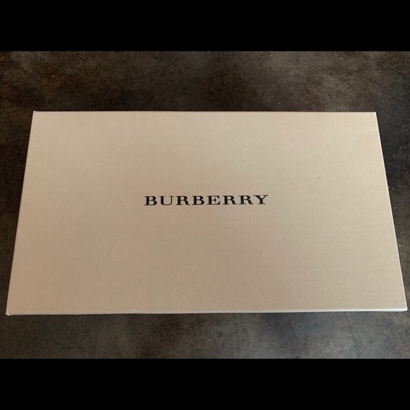 Burberry quilted patent leather flats - Picture 4 of 7